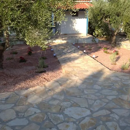 Aggeliki House 5 * Kómboi